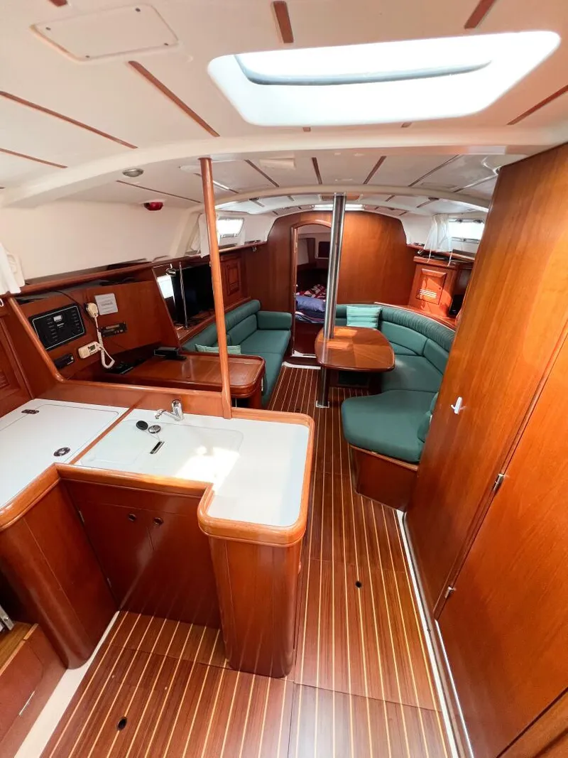 Slide: The Image of Beneteau 361 2002 - 30