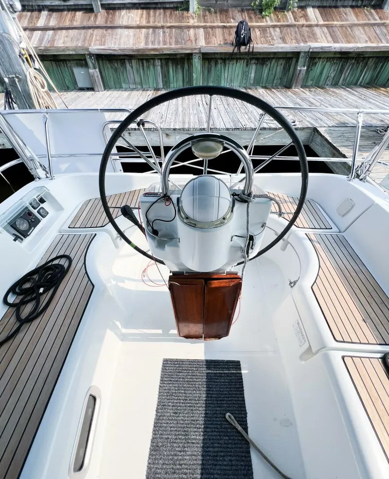 Slide: The Image of Beneteau 361 2002 - 4
