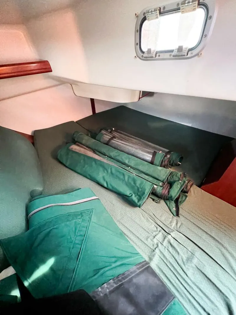 Slide: The Image of Beneteau 361 2002 - 6