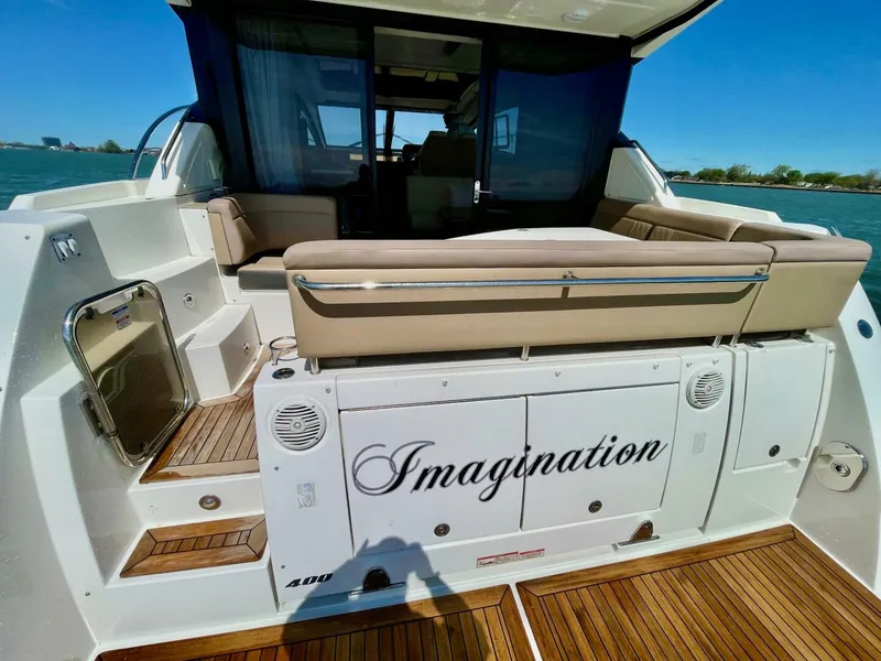 Slide: The Image of Sea Ray 400 Sundancer 2017 - 17