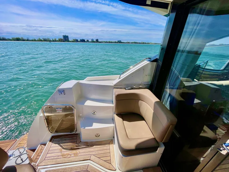 Slide: The Image of Sea Ray 400 Sundancer 2017 - 19