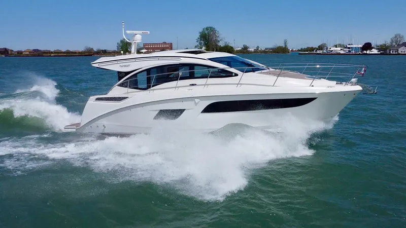 Slide: The Image of Sea Ray 400 Sundancer 2017 - 2