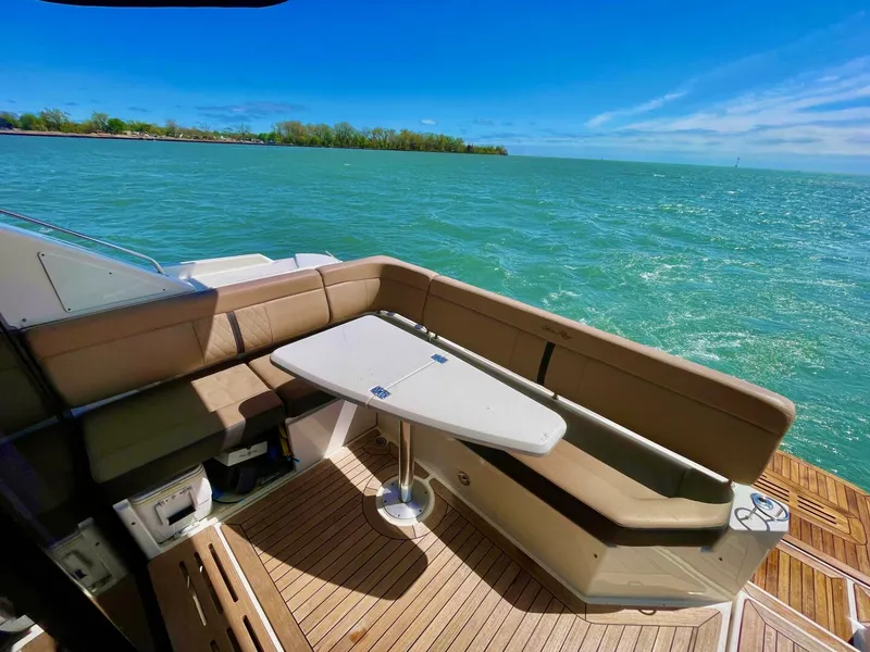 Slide: The Image of Sea Ray 400 Sundancer 2017 - 20