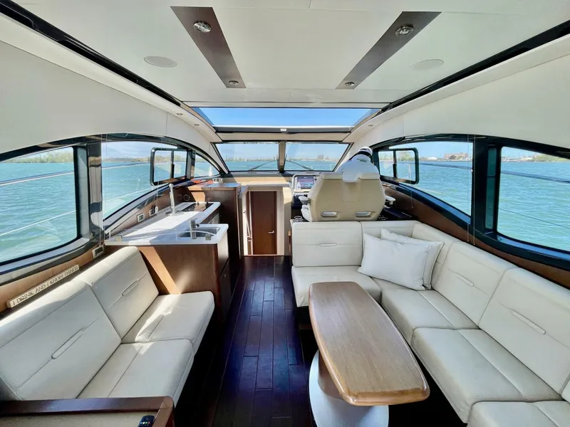 Slide: The Image of Sea Ray 400 Sundancer 2017 - 26
