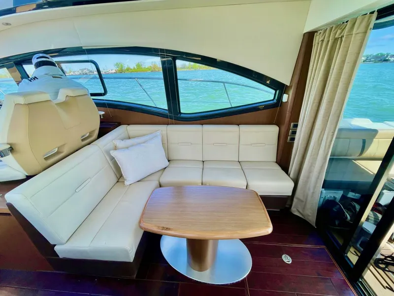 Slide: The Image of Sea Ray 400 Sundancer 2017 - 27