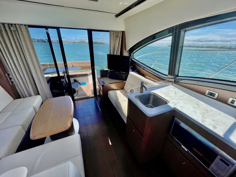 Slide: The Image of Sea Ray 400 Sundancer 2017 - 31