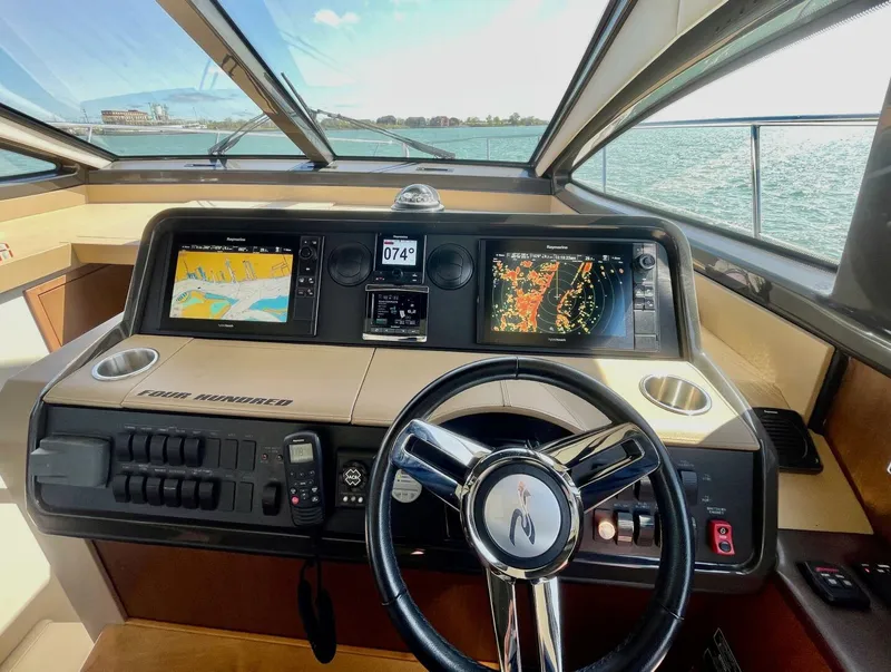 Slide: The Image of Sea Ray 400 Sundancer 2017 - 39