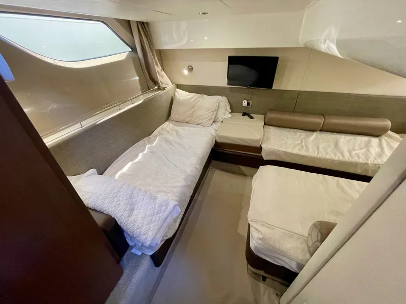 Slide: The Image of Sea Ray 400 Sundancer 2017 - 59