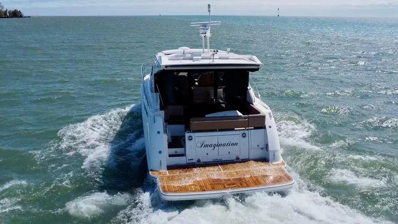 Slide: The Image of Sea Ray 400 Sundancer 2017 - 7