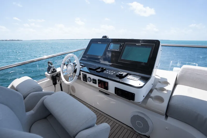 Slide: The Image of Azimut AZ 60-FLY 2019 - 20
