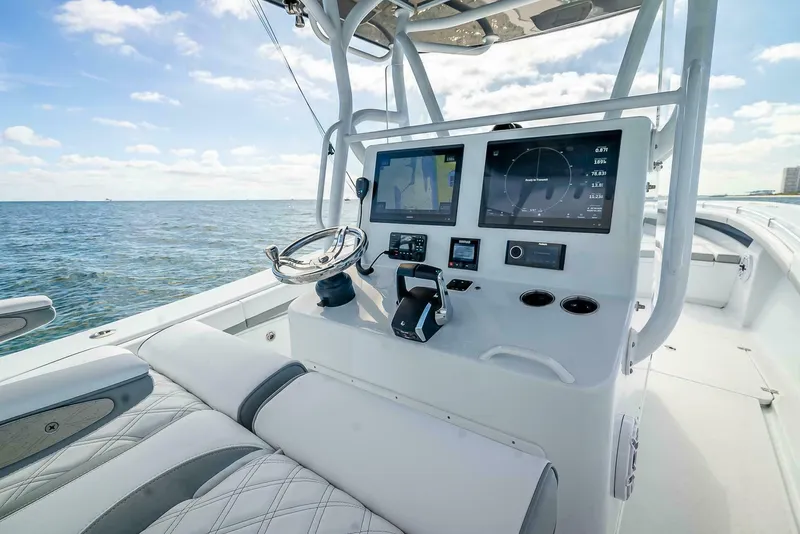 Slide: The Image of Yellowfin 36 Offshore 2023 - 17