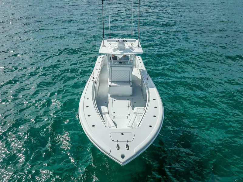 Slide: The Image of Yellowfin 36 Offshore 2023 - 2