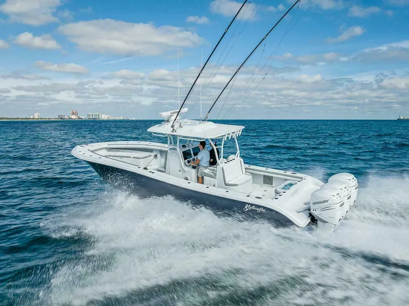 Slide: The Image of Yellowfin 36 Offshore 2023 - 5