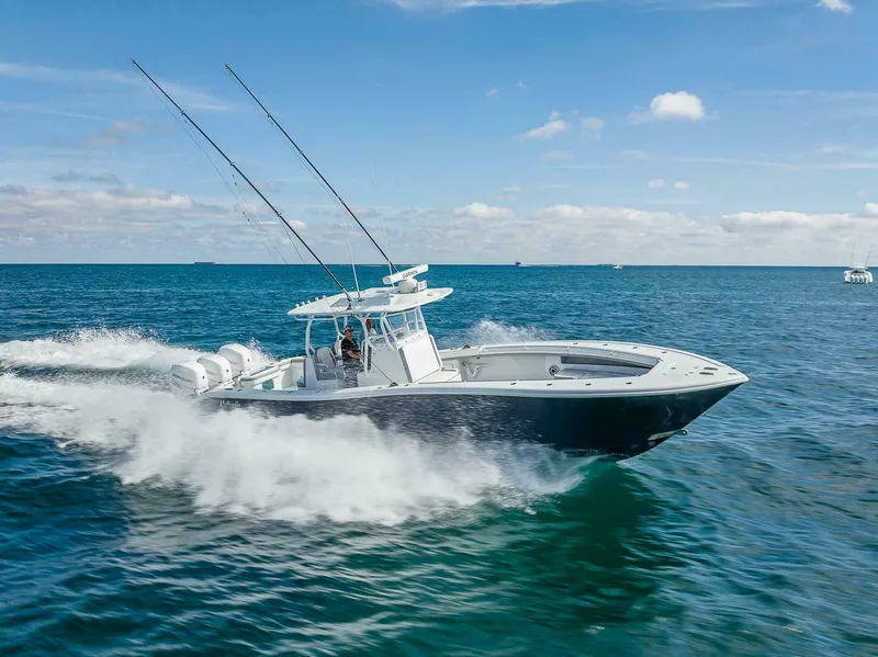 Slide: The Image of Yellowfin 36 Offshore 2023 - 7