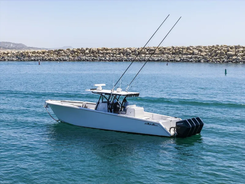 The Image of Sea Hunter 39 Center Console 2019 - 0