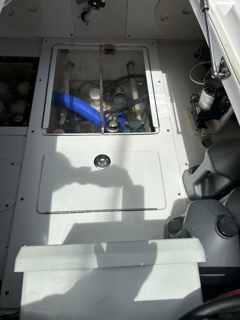 Slide: The Image of Sea Hunter 39 Center Console 2019 - 14