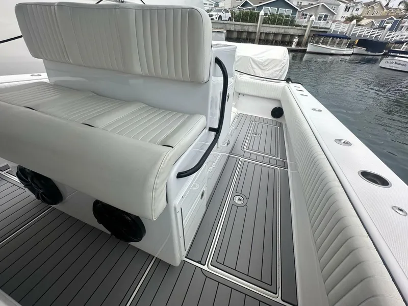 Slide: The Image of Sea Hunter 39 Center Console 2019 - 21