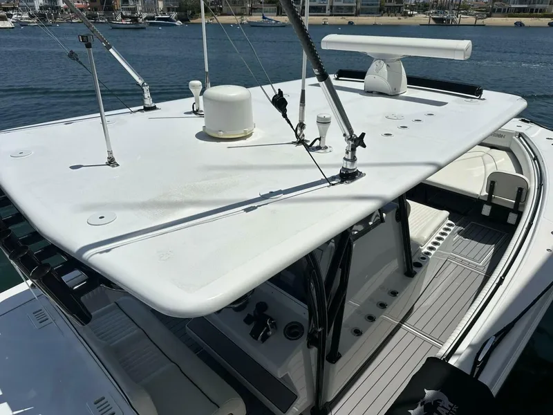 Slide: The Image of Sea Hunter 39 Center Console 2019 - 22