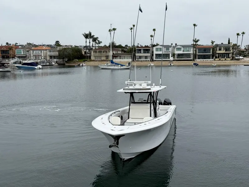 Slide: The Image of Sea Hunter 39 Center Console 2019 - 33