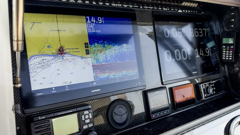 Slide: The Image of Sea Hunter 39 Center Console 2019 - 6