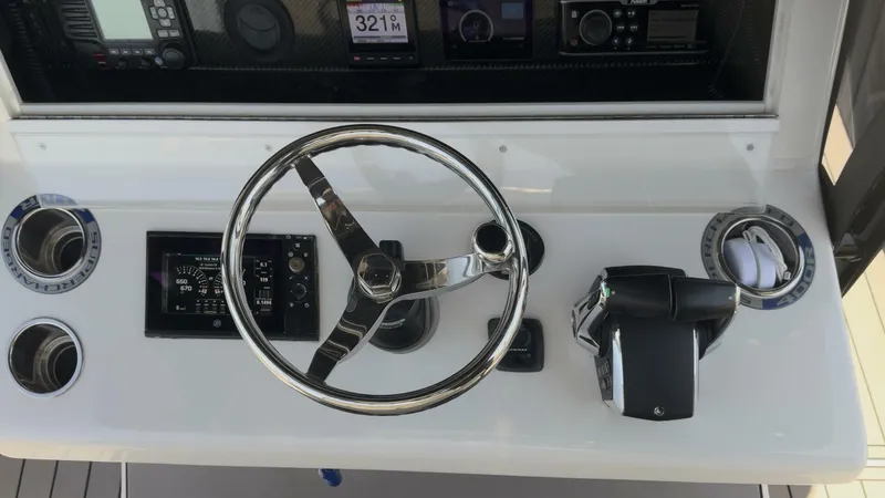 Slide: The Image of Sea Hunter 39 Center Console 2019 - 8