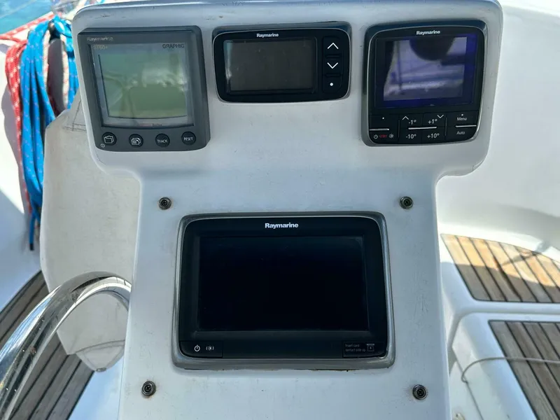 Slide: The Image of Beneteau Oceanis Clipper 323 2007 - 15