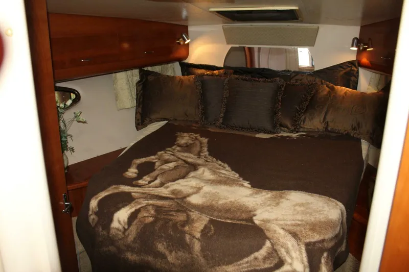 Slide: The Image of Carver Yachts 360 Mariner 2004 - 15