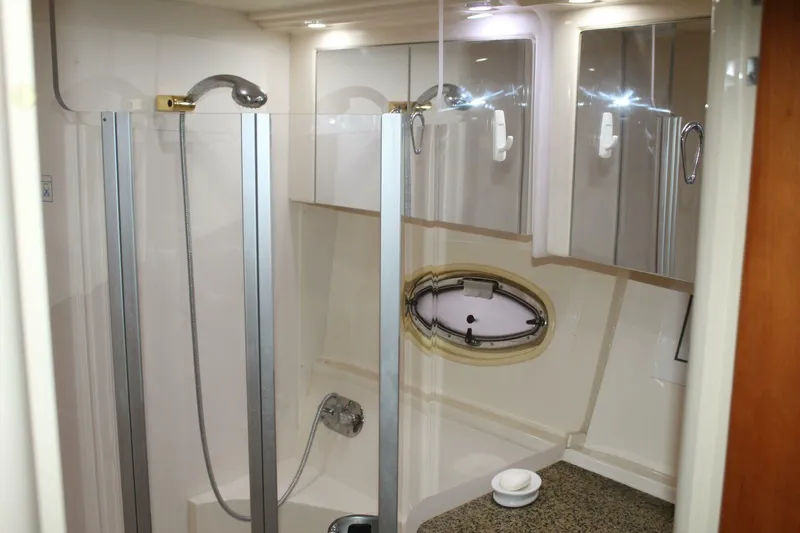Slide: The Image of Carver Yachts 360 Mariner 2004 - 18