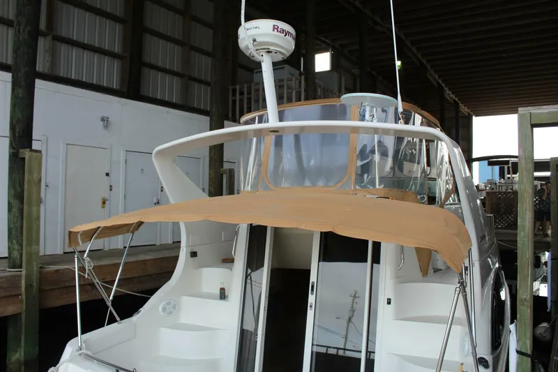 Slide: The Image of Carver Yachts 360 Mariner 2004 - 23