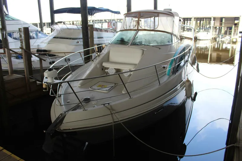 Slide: The Image of Carver Yachts 360 Mariner 2004 - 26