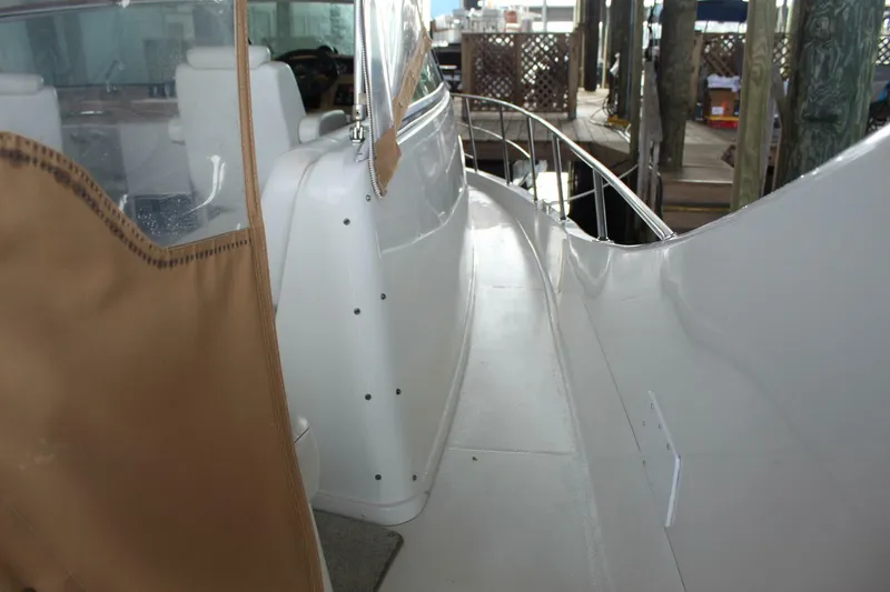 Slide: The Image of Carver Yachts 360 Mariner 2004 - 30
