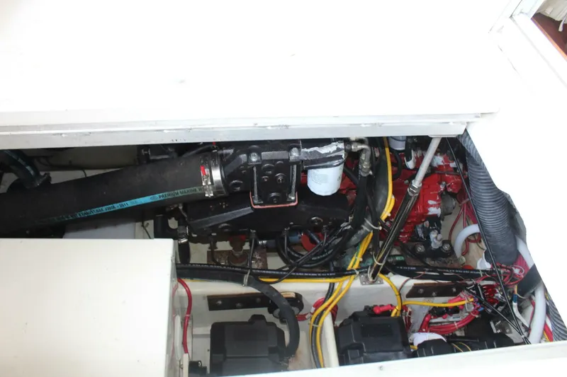 Slide: The Image of Carver Yachts 360 Mariner 2004 - 31