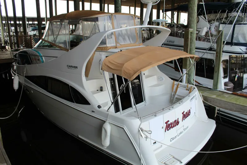 Slide: The Image of Carver Yachts 360 Mariner 2004 - 7