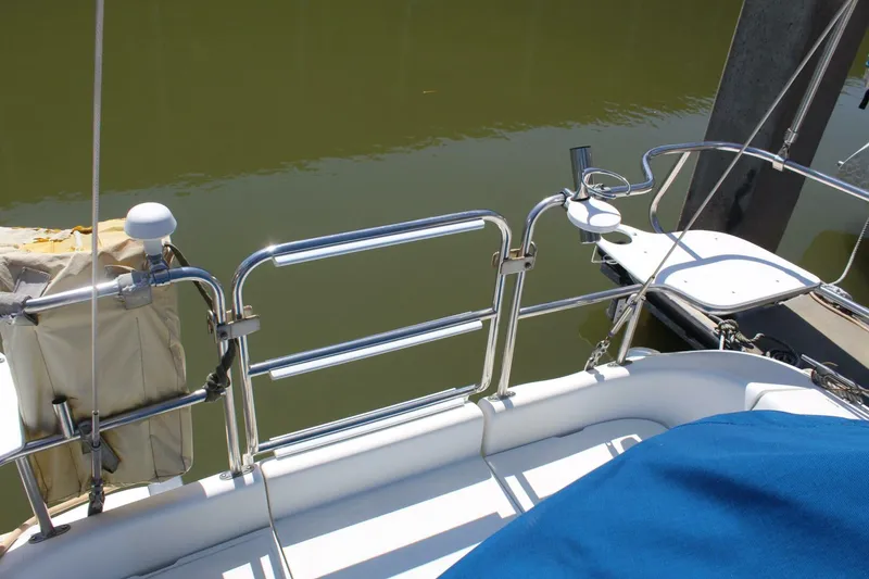 Slide: The Image of Catalina 36 MkII 2000 - 14