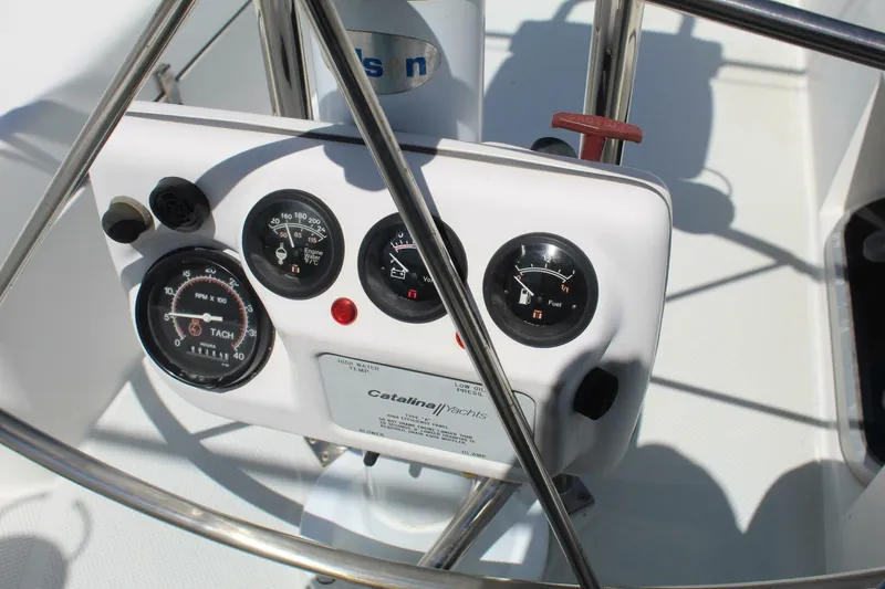 Slide: The Image of Catalina 36 MkII 2000 - 25