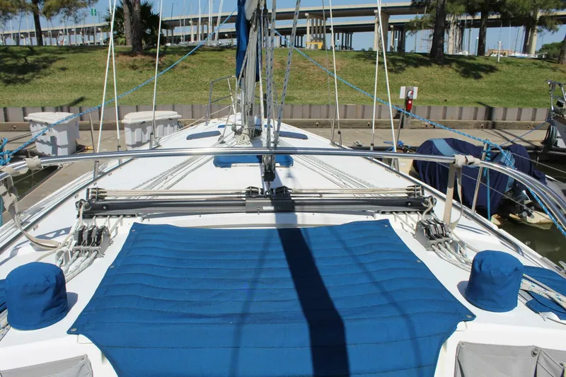 Slide: The Image of Catalina 36 MkII 2000 - 3