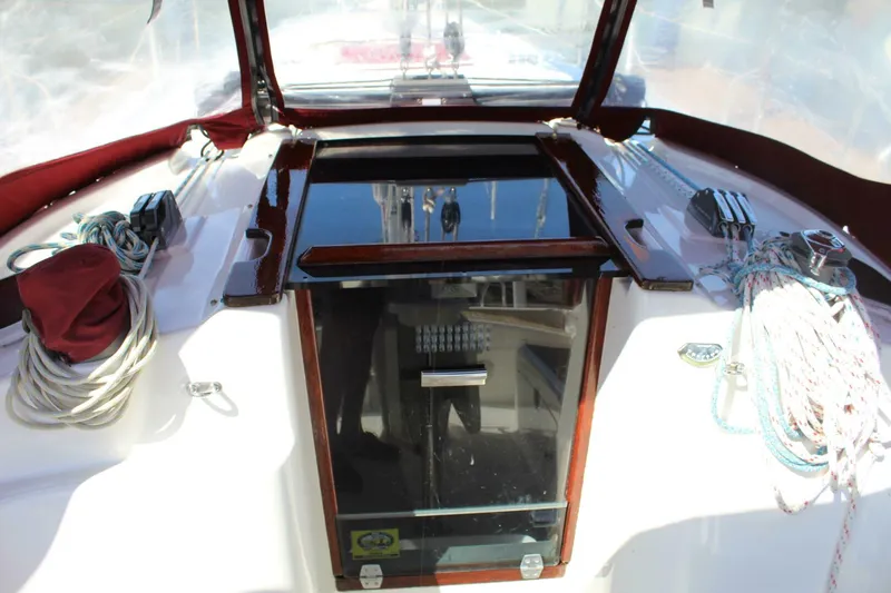 Slide: The Image of Dufour Gib'Sea 37 2003 - 14