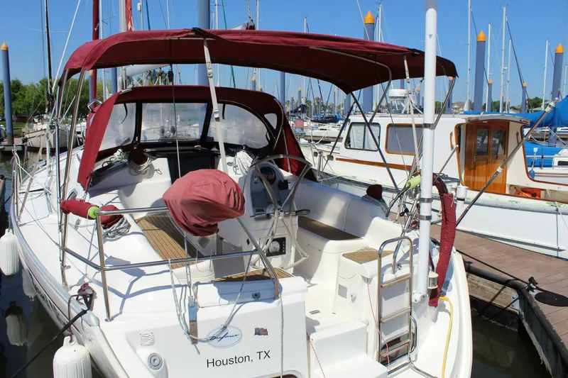 Slide: The Image of Dufour Gib'Sea 37 2003 - 4