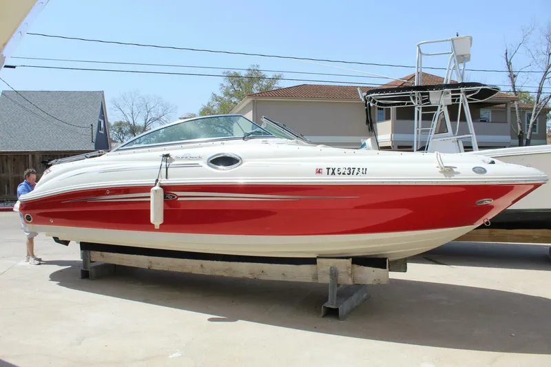 The Image of Sea Ray 240 Sundeck 2008 - 0