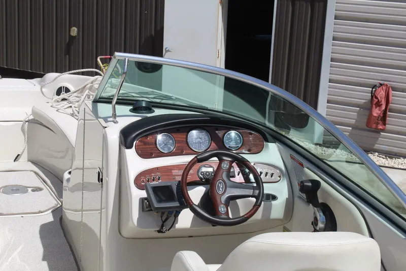 Slide: The Image of Sea Ray 240 Sundeck 2008 - 8