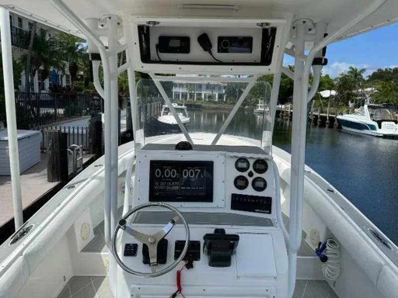 Slide: The Image of Regulator Marine 23 Center Console 2005 - 11