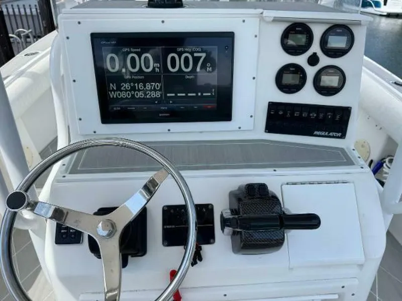 Slide: The Image of Regulator Marine 23 Center Console 2005 - 13