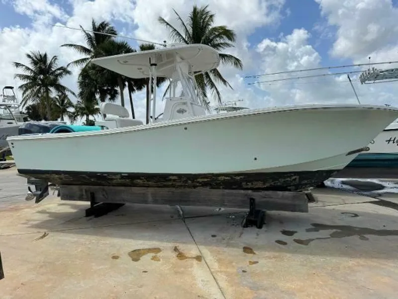 Slide: The Image of Regulator Marine 23 Center Console 2005 - 2