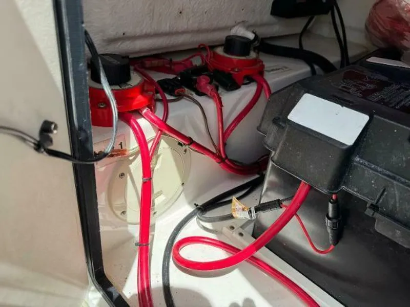 Slide: The Image of Regulator Marine 23 Center Console 2005 - 25
