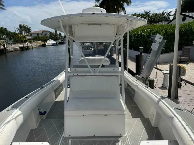 Slide: The Image of Regulator Marine 23 Center Console 2005 - 9