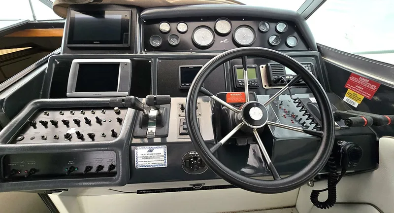 Slide: The Image of Sea Ray 400 Express 1992 - 8
