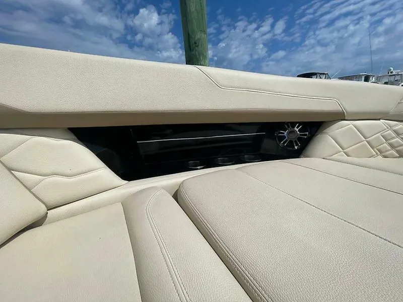 Slide: The Image of Regal 33 OBX 2018 - 26