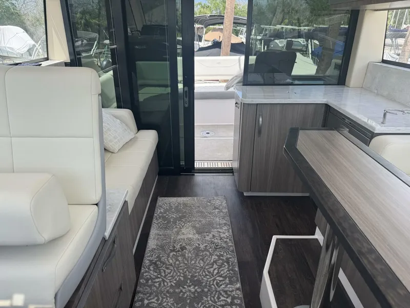 Slide: The Image of Regal 38 XO 2021 - 13