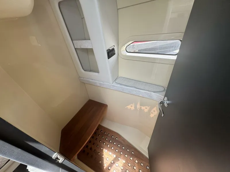 Slide: The Image of Regal 38 XO 2021 - 16