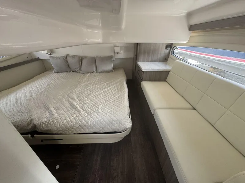 Slide: The Image of Regal 38 XO 2021 - 18
